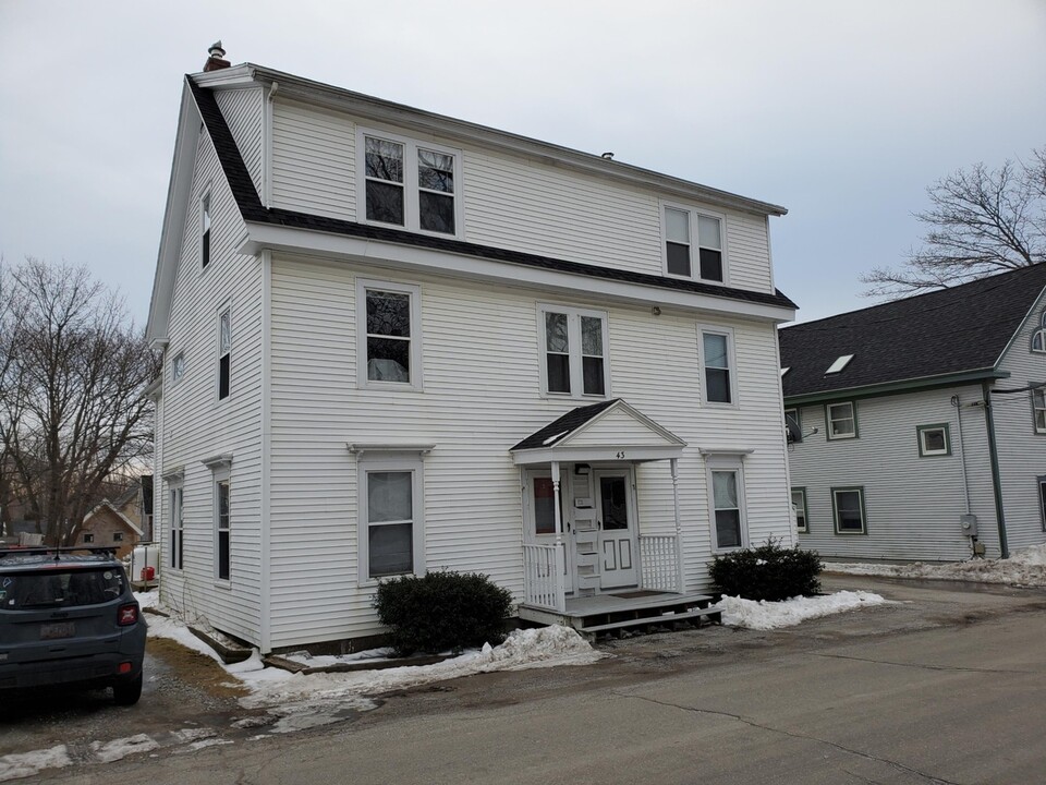 43 Broad St, Unit 2 in Rockland, ME - Foto de edificio