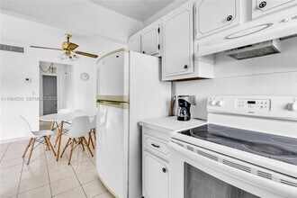 714 NE 10th St in Hallandale Beach, FL - Building Photo - Building Photo