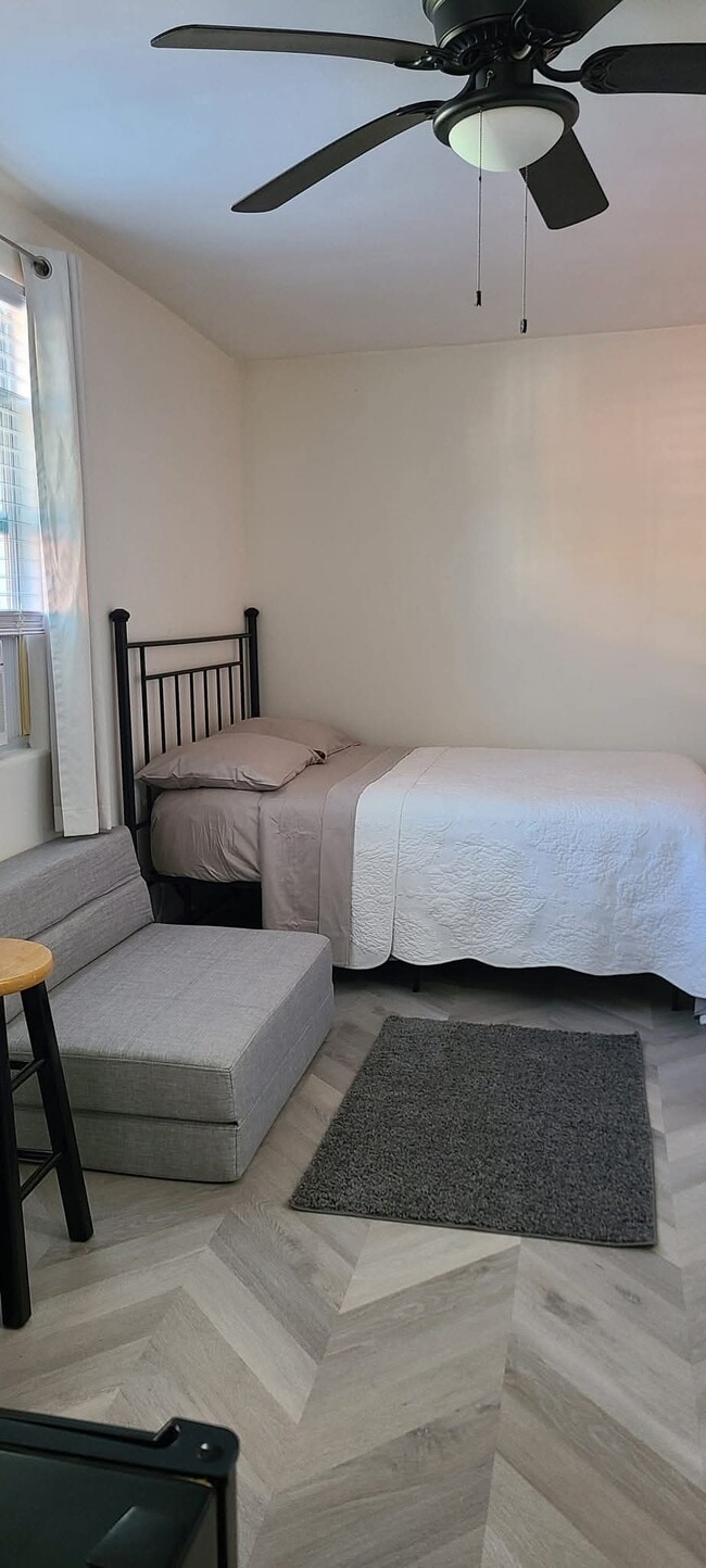 1080 Jack Calhoun Dr, Unit Studio