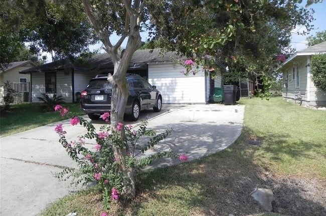 property at 10506 Buffum St