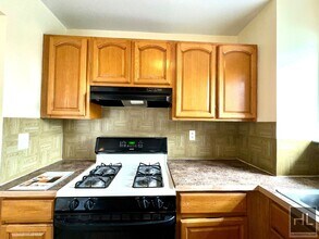 34-55-55 10th St in Queens, NY - Building Photo - Building Photo