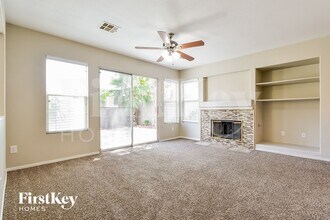 6046 Evening View St in North Las Vegas, NV - Foto de edificio - Building Photo