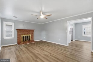 130 Cox Rd in Huntingtown, MD - Building Photo