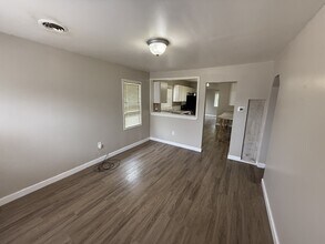 543 Nevada Ave in Pontiac, MI - Building Photo - Building Photo