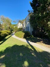 449 San Vicente Blvd, Unit 4 in Santa Monica, CA - Foto de edificio - Building Photo