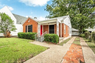 7414 Robin Rd, Unit 1804 in Dallas, TX - Foto de edificio - Building Photo