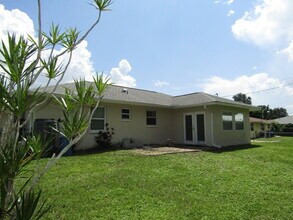 2624 Valencia Rd in Venice, FL - Building Photo - Building Photo