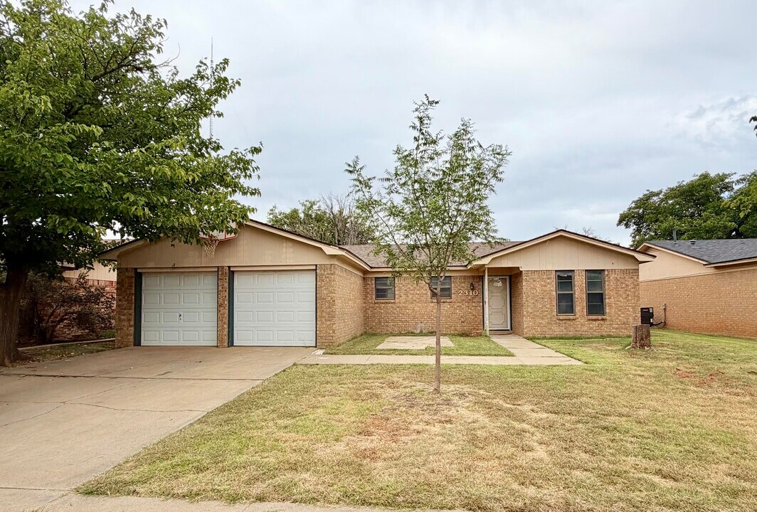 2310 79th St in Lubbock, TX - Building Photo