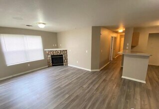 2226 W Elizabeth St, Unit C202 in Fort Collins, CO - Building Photo - Building Photo