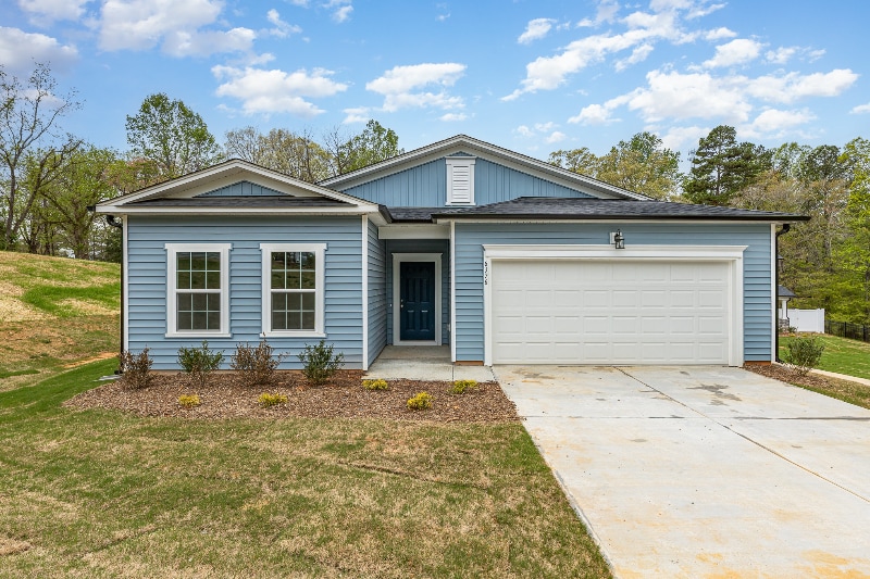 6367 Sheringham Dr in Tobaccoville, NC - Building Photo