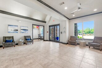 Mandalay At Shadow Lake in Houston, TX - Building Photo - Interior Photo