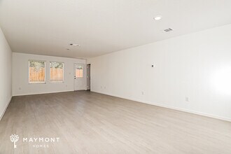 566 Layne Overlook in San Antonio, TX - Building Photo - Building Photo