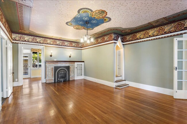 1238 Versailles Ave in Alameda, CA - Building Photo - Building Photo