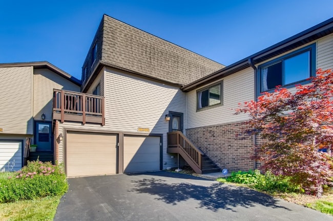 property at 29W365 Crabtree Ln