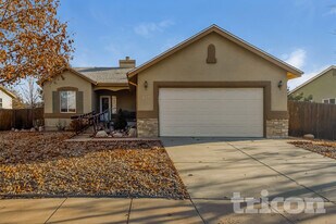 633 Golden Eagle Dr in Colorado Springs, CO - Building Photo