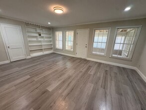 2406 2nd Ave in Lake Charles, LA - Building Photo - Building Photo