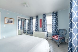 396 Preble St, Unit Sun Splashed in South Portland, ME - Foto de edificio - Building Photo