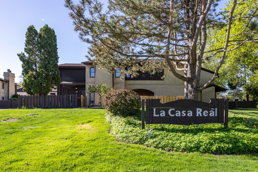 La Casa Real in Greenfield, WI - Building Photo