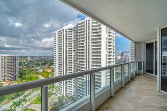 21055 Yacht Club Dr, Unit 2104 in Aventura, FL - Building Photo - Building Photo