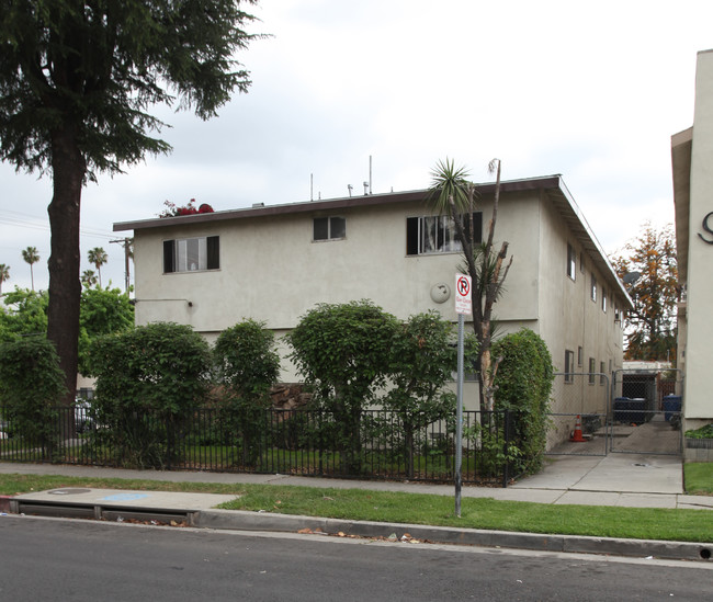 14102 Delano St in Van Nuys, CA - Building Photo - Building Photo