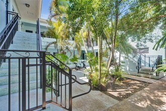 1945 Calais Dr in Miami Beach, FL - Building Photo - Building Photo