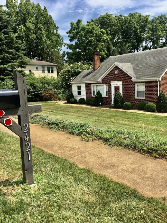 2421 Old Forest Rd in Lynchburg, VA - Building Photo - Building Photo