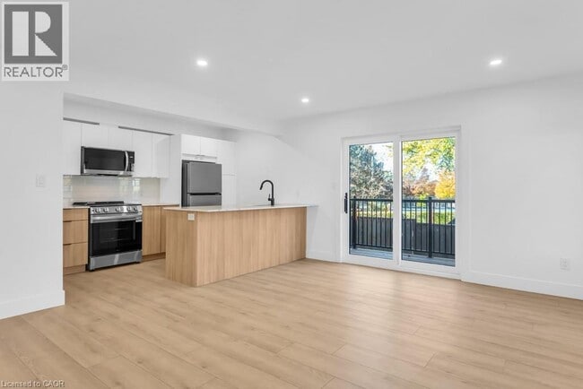 215 Raglan St in Woodstock, ON - Building Photo - Building Photo