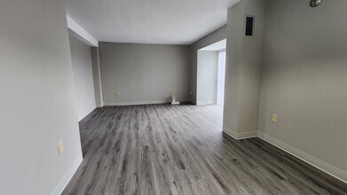 77 N Point Dr, Unit 315 in Boston, MA - Building Photo - Building Photo