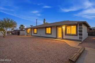 1202 N 49th Pl in Phoenix, AZ - Building Photo - Building Photo