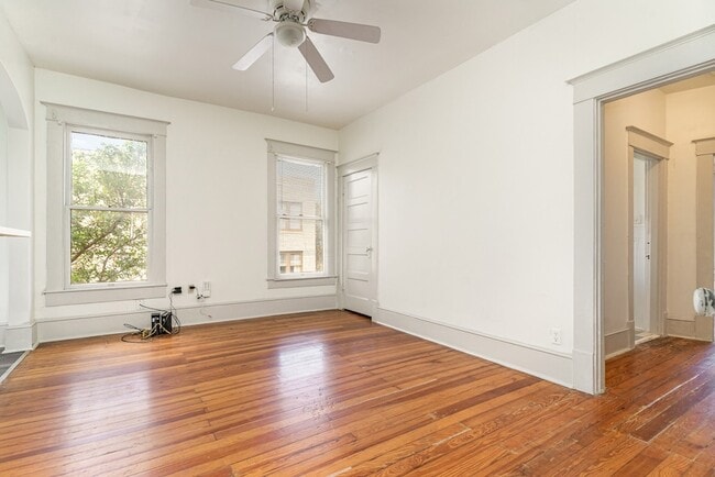 1230 Kings Hwy, Unit 4 in Dallas, TX - Building Photo - Building Photo