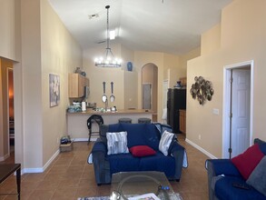 525 Paloma Dr in Davenport, FL - Building Photo - Building Photo
