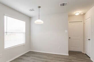 13420 Andi Brook Ln in Willis, TX - Building Photo - Building Photo
