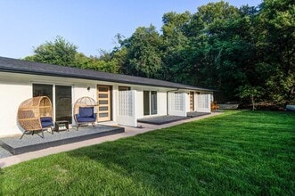 1207 Hollow Creek Dr in Austin, TX - Building Photo - Building Photo