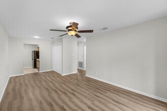 1900 Bay Area Blvd in Houston, TX - Building Photo - Building Photo