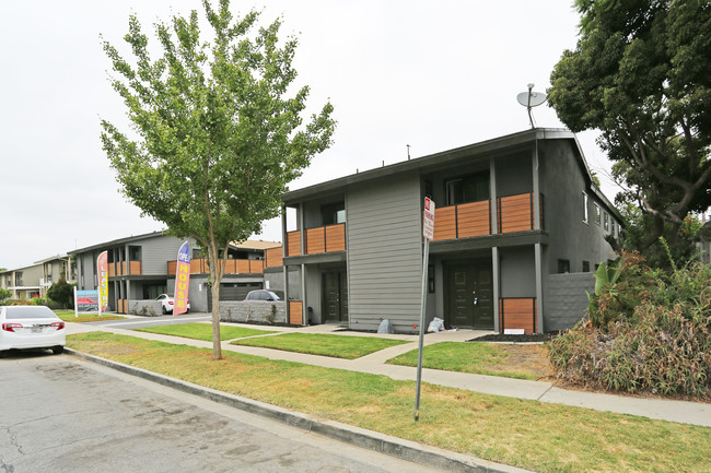 Green Apartments in Los Alamitos, CA - Building Photo - Building Photo