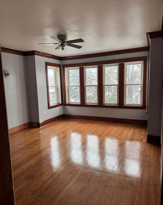 6345 S Whipple St, Unit 2 in Chicago, IL - Building Photo