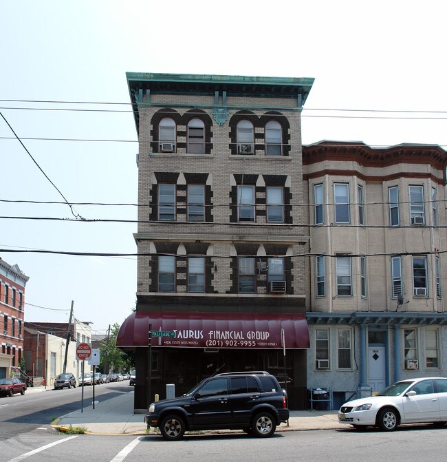 1816 Palisade Ave in Union City, NJ - Building Photo - Building Photo