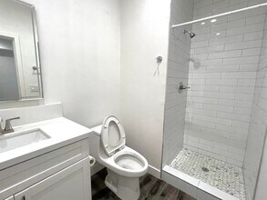 1638 N Soto St in Los Angeles, CA - Foto de edificio - Building Photo