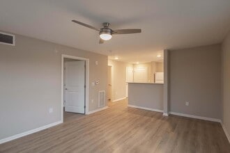 Juniper Crossing in Columbus, OH - Building Photo - Building Photo