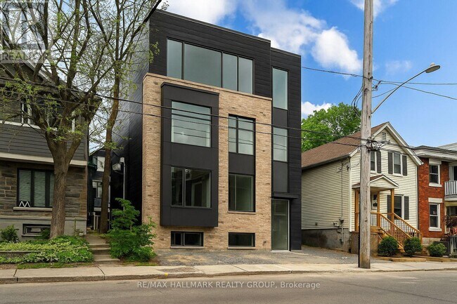 22 Sims Ave in Ottawa, ON - Building Photo - Building Photo