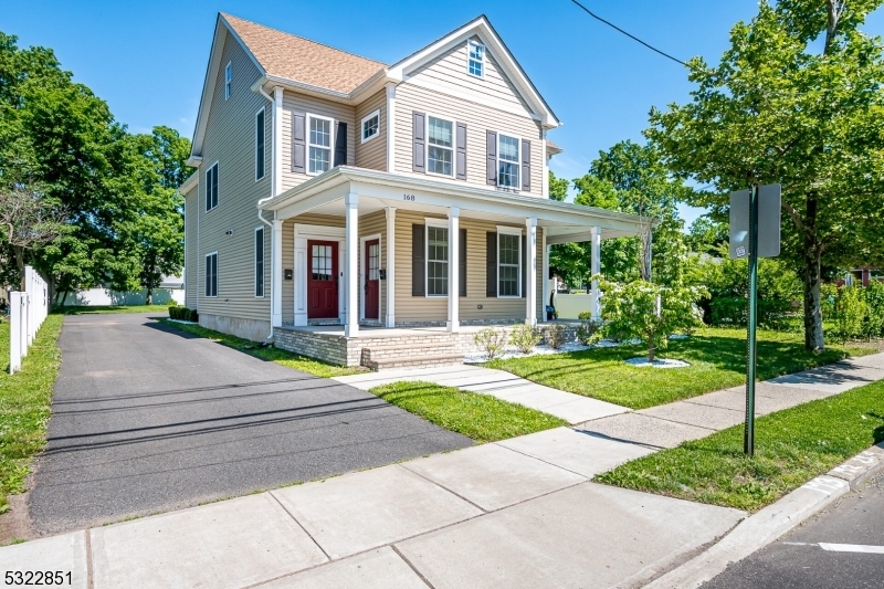 168 Central Ave in Metuchen, NJ - Building Photo