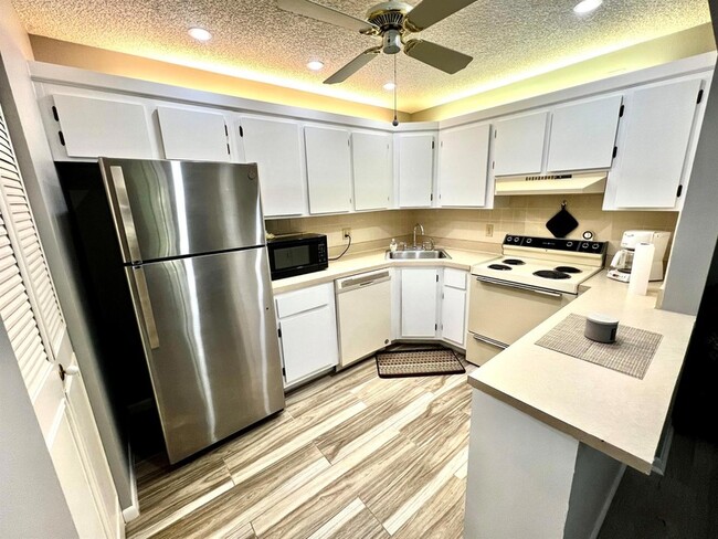 408 Pine Glen Ln in Greenacres, FL - Foto de edificio - Building Photo