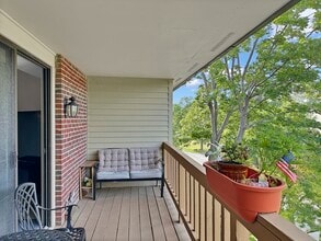 45 Apache Way in Tewksbury, MA - Building Photo - Building Photo