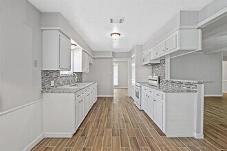 626 Rosewood Dr in Shenandoah, TX - Building Photo - Building Photo