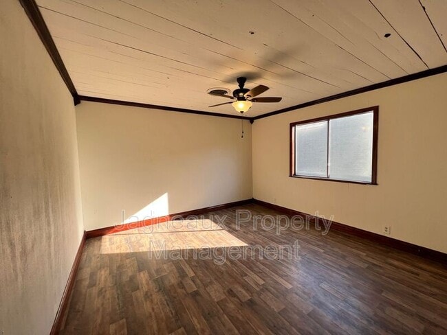 315 E Thomas St in Sulphur, LA - Building Photo - Building Photo