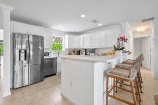 125 Gregory Pl in West Palm Beach, FL - Building Photo