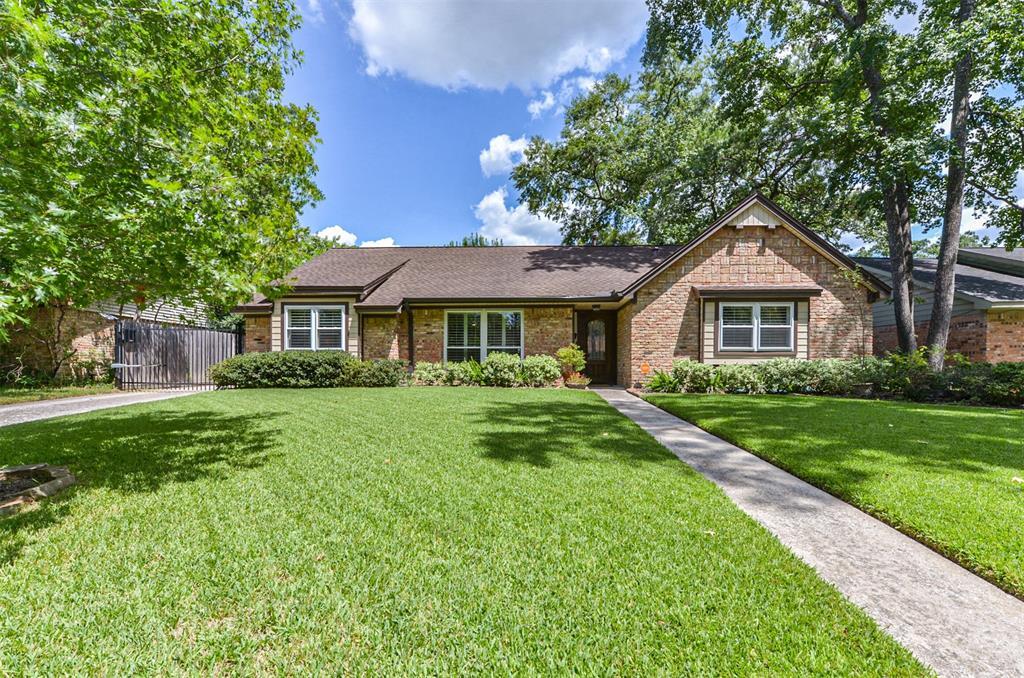 5006 Shady Nook Ct in Houston, TX - Building Photo