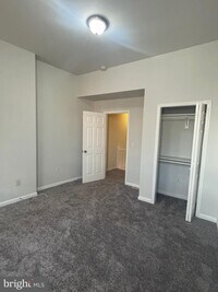 725 E Biddle St photo'