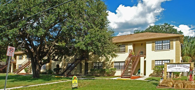 Interbay Apartments in Tampa, FL - Foto de edificio - Building Photo