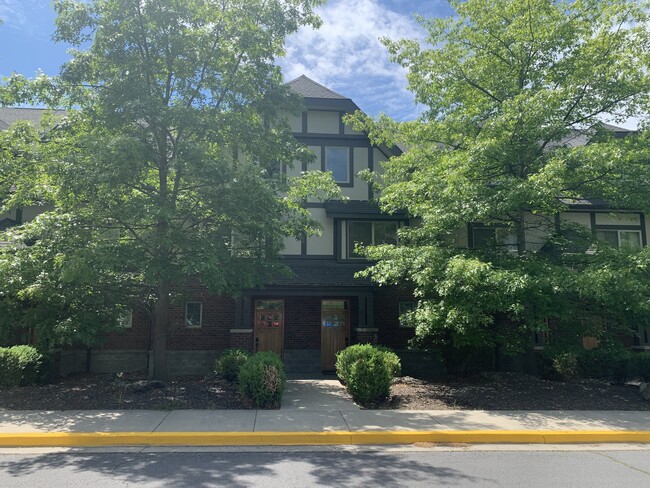 715 NE Oak St, Unit E in Pullman, WA - Building Photo - Building Photo